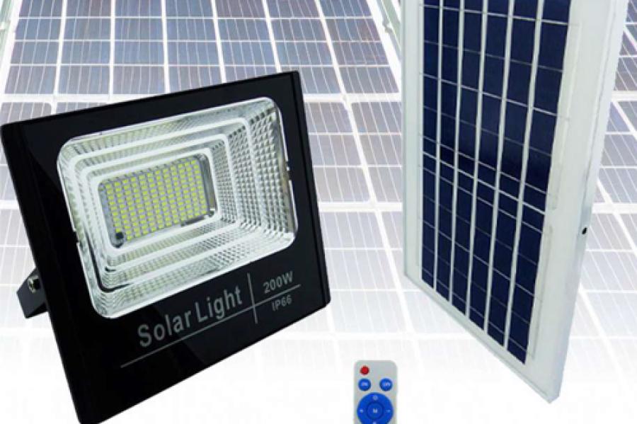 PROYECTOR SOLAR LED 200 WATT, 130 LED PANEL SOLAR. DE METAL C/CONTROL REMOTO